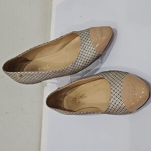 CHANEL Beige Patent Cap-Toe Flat Loafers with Black Mesh Pattern